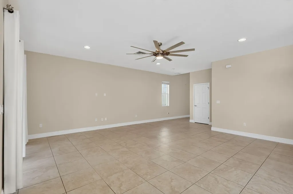 1609 NW Cataluna Circle Port St Lucie FL 34986