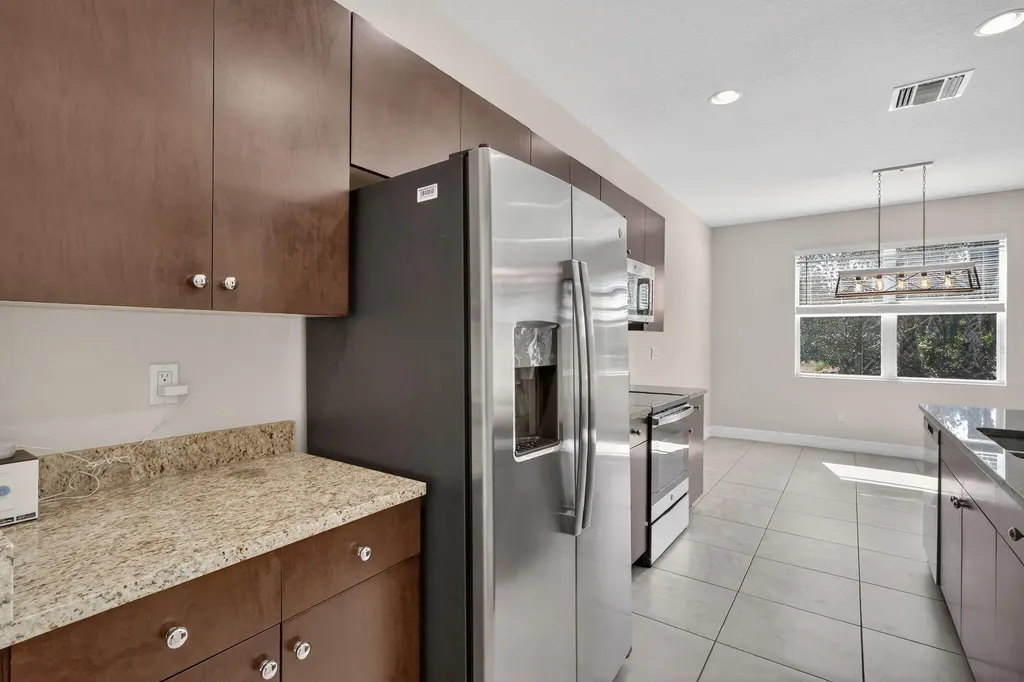 1609 NW Cataluna Circle Port St Lucie FL 34986