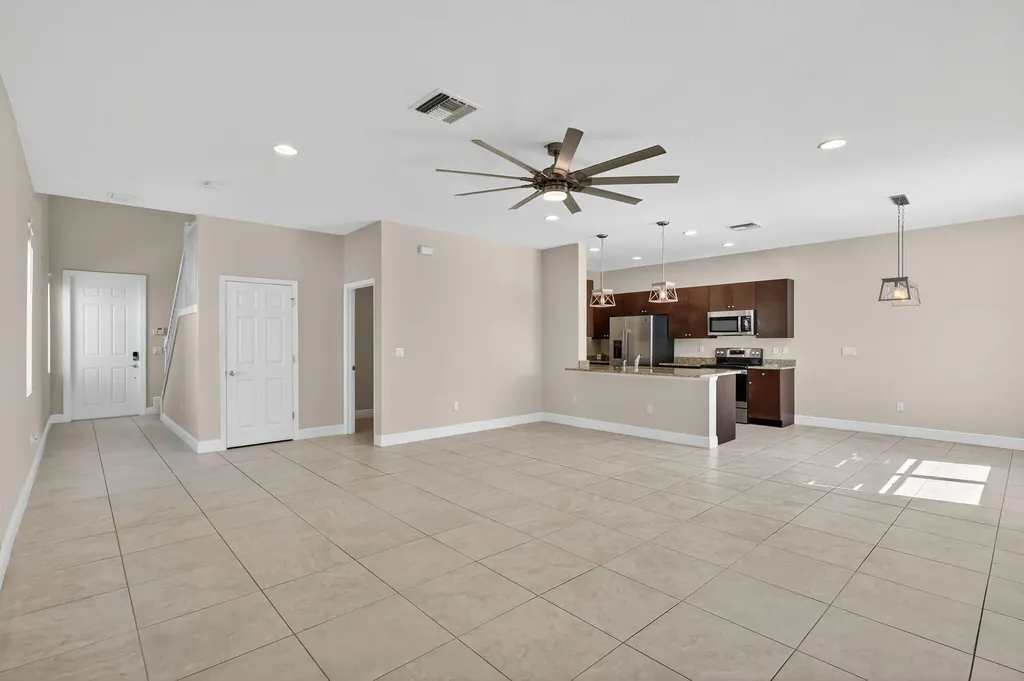 1609 NW Cataluna Circle Port St Lucie FL 34986