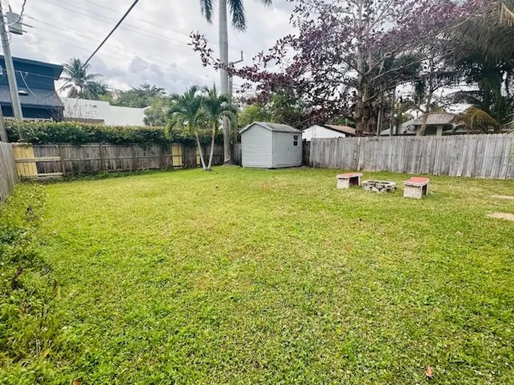 640 Oak Street Boynton Beach FL 33435