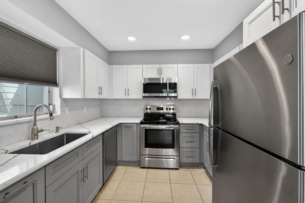 423 Pine Tree Court Atlantis FL 33462
