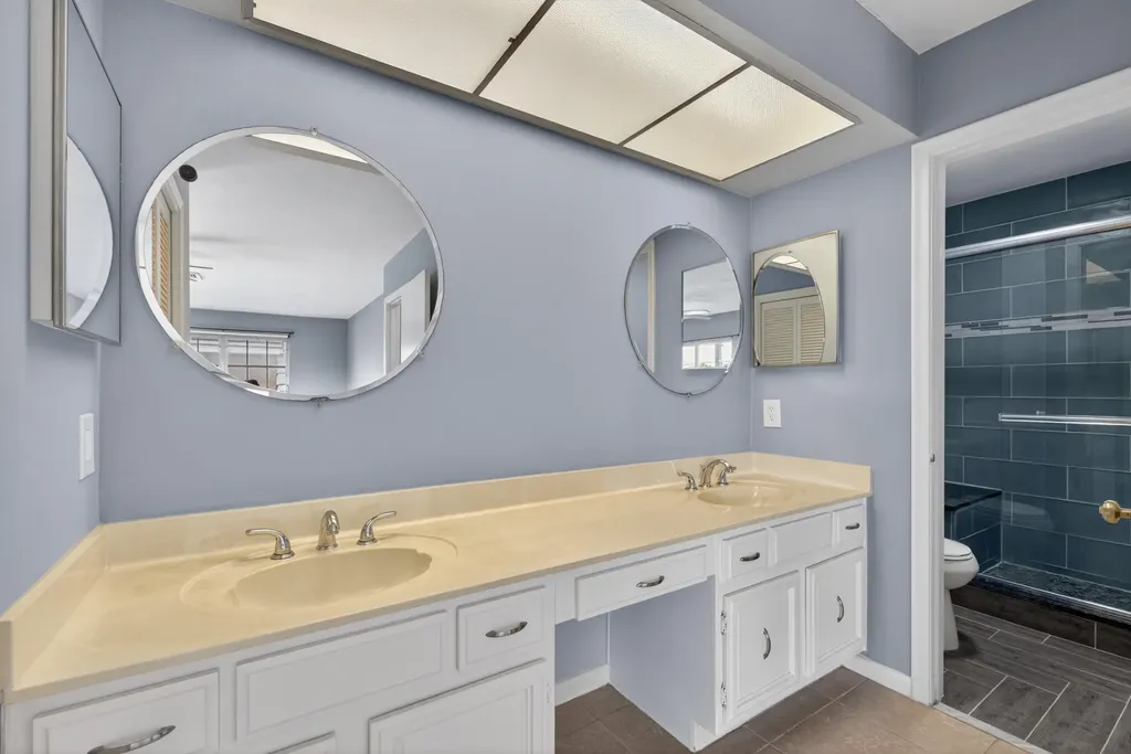 423 Pine Tree Court Atlantis FL 33462