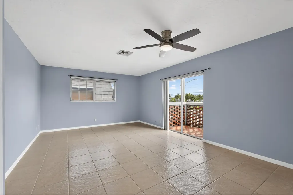 423 Pine Tree Court Atlantis FL 33462