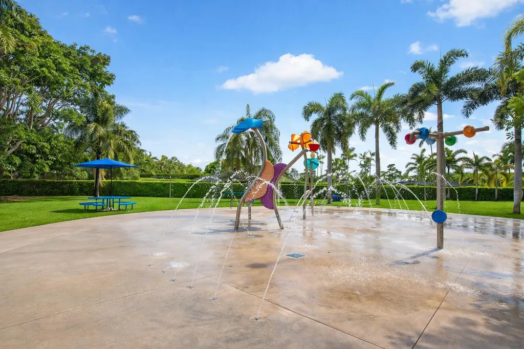 423 Pine Tree Court Atlantis FL 33462