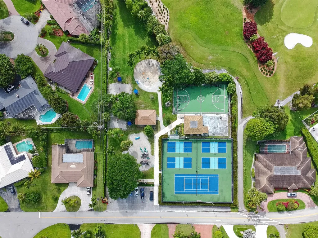 423 Pine Tree Court Atlantis FL 33462