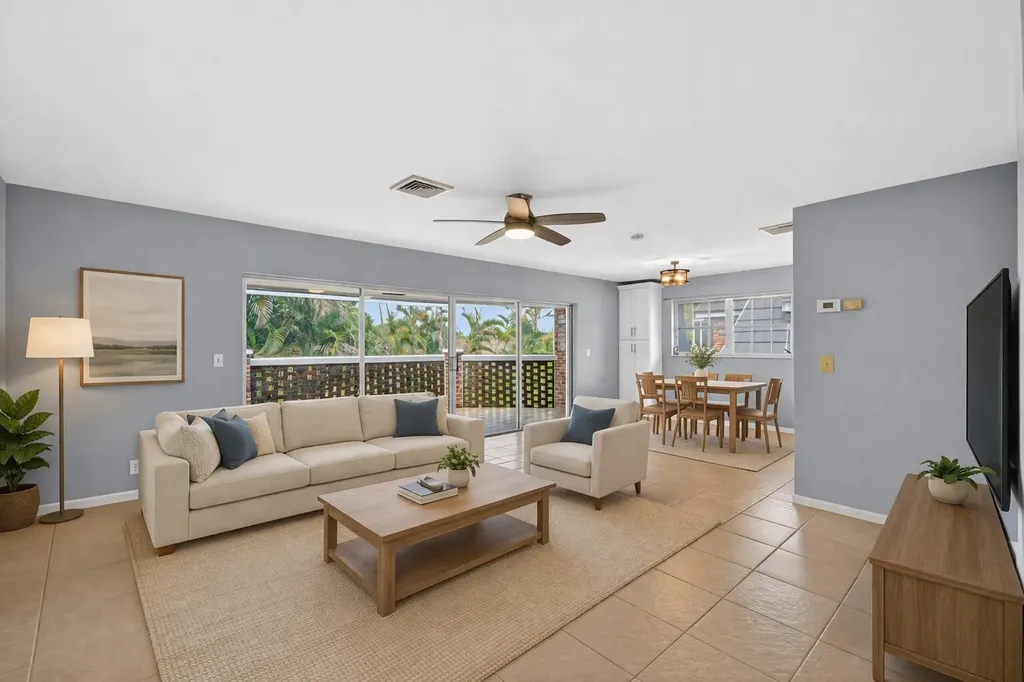 423 Pine Tree Court Atlantis FL 33462