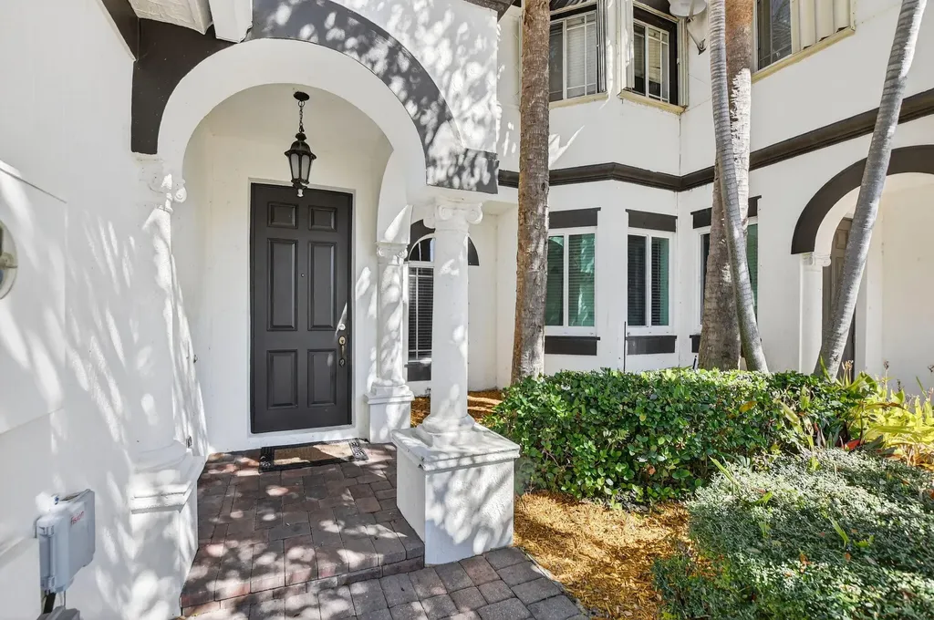4040 Murano Bay Drive Boynton Beach FL 33435