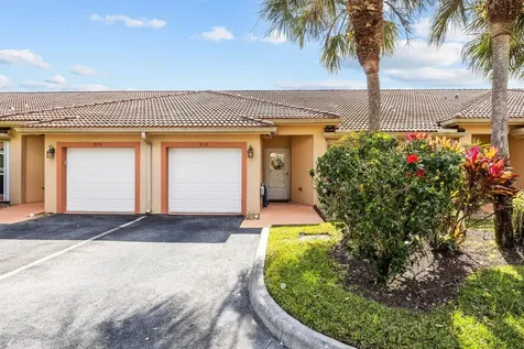 4720 Lucerne Lakes Boulevard E Lake Worth FL 33467