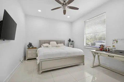 16107 86th Street N Loxahatchee FL 33470
