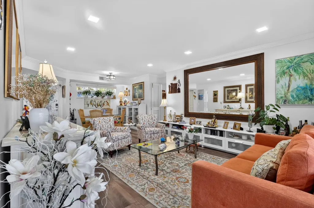 10 Colonial Club Drive Boynton Beach FL 33435