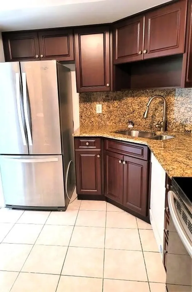 2000 Presidential Way West Palm Beach FL 33401