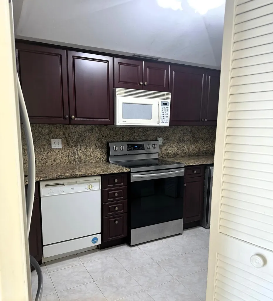 2000 Presidential Way West Palm Beach FL 33401