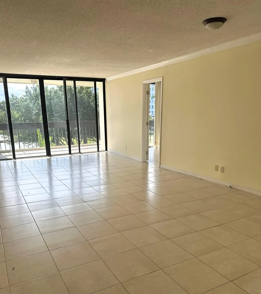 2000 Presidential Way West Palm Beach FL 33401