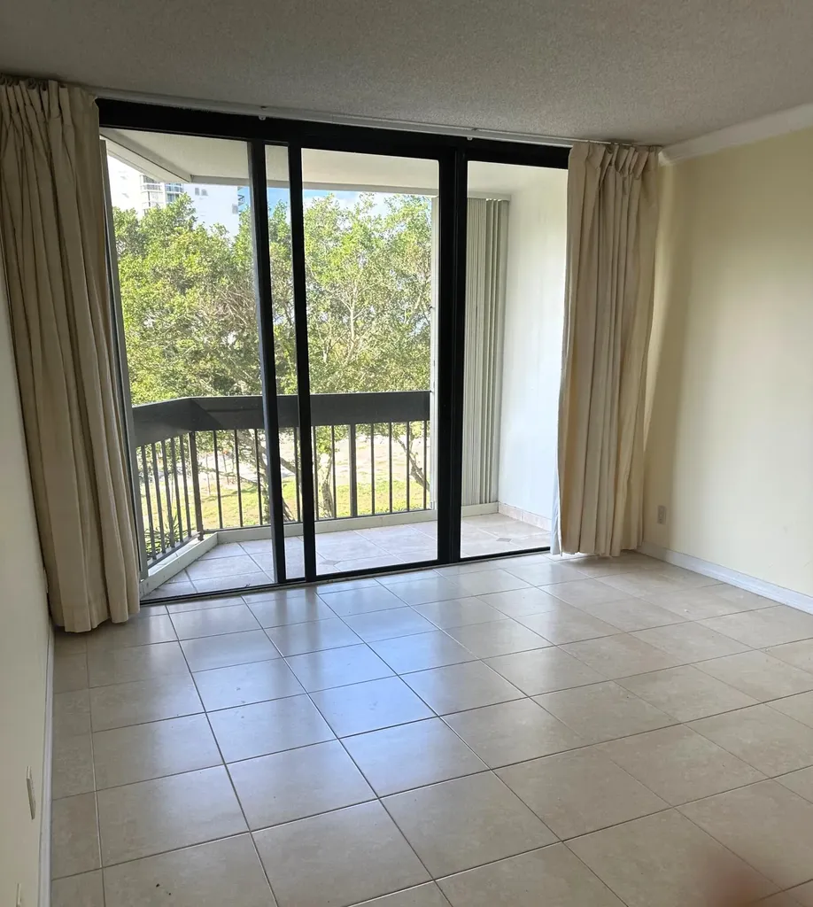 2000 Presidential Way West Palm Beach FL 33401
