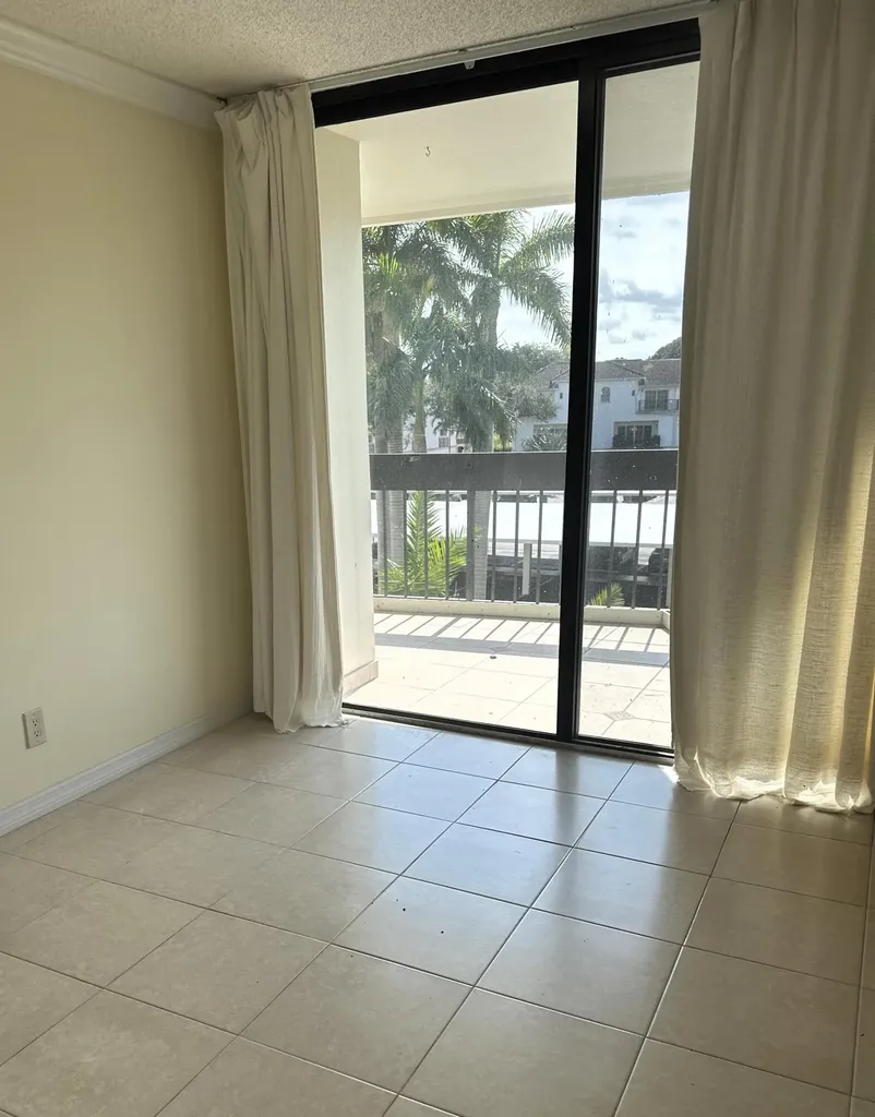 2000 Presidential Way West Palm Beach FL 33401