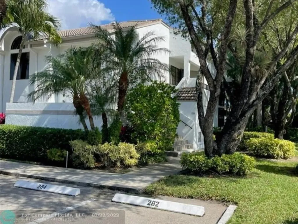 7485 Glendevon Lane Delray Beach FL 33446