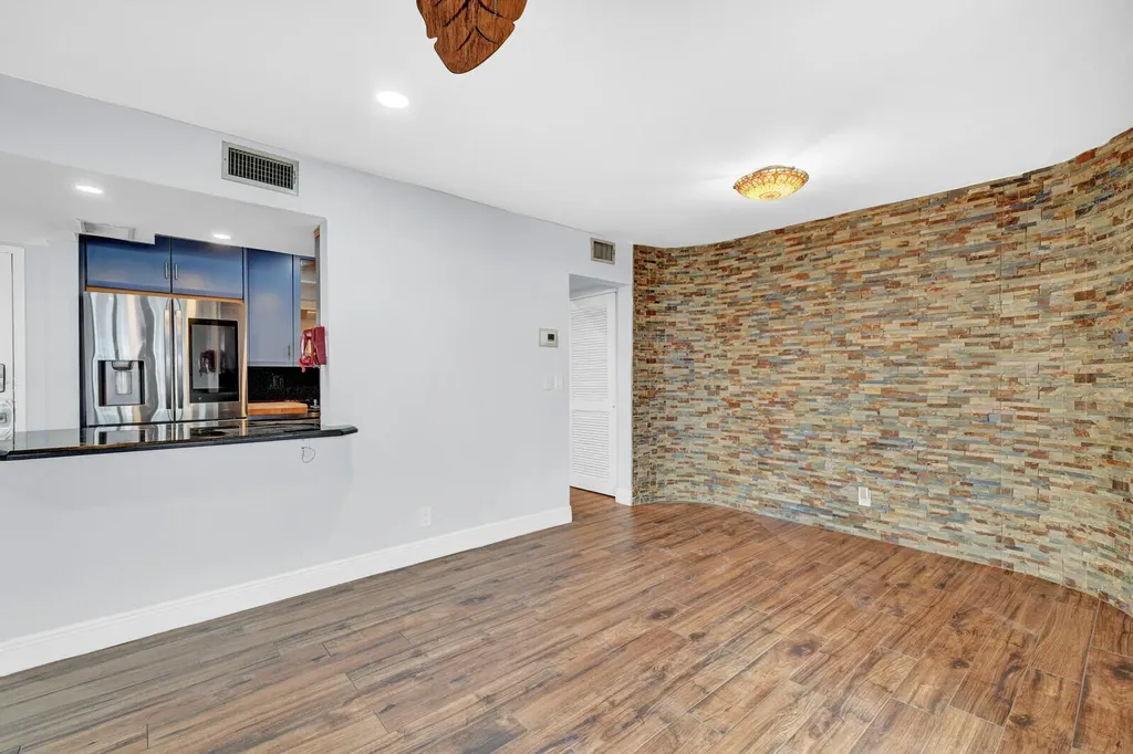 330 SE 20th Avenue Deerfield Beach FL 33441