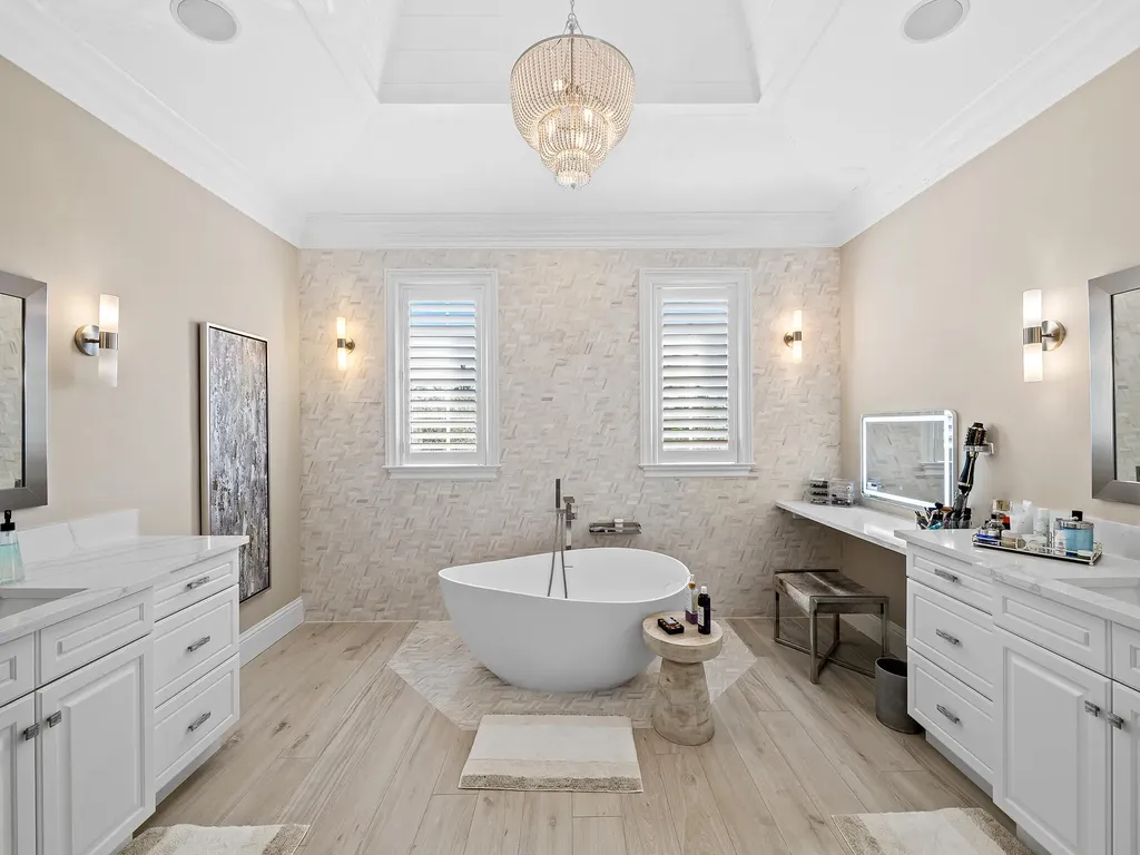 1025 Vista Del Mar Drive N Delray Beach FL 33483