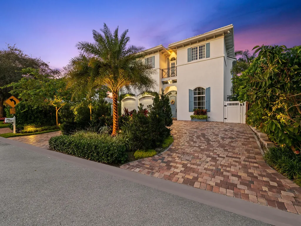 1025 Vista Del Mar Drive N Delray Beach FL 33483