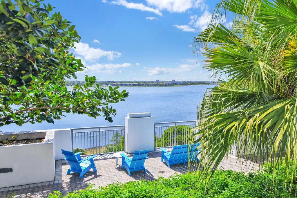 300 S Australian Avenue West Palm Beach FL 33401