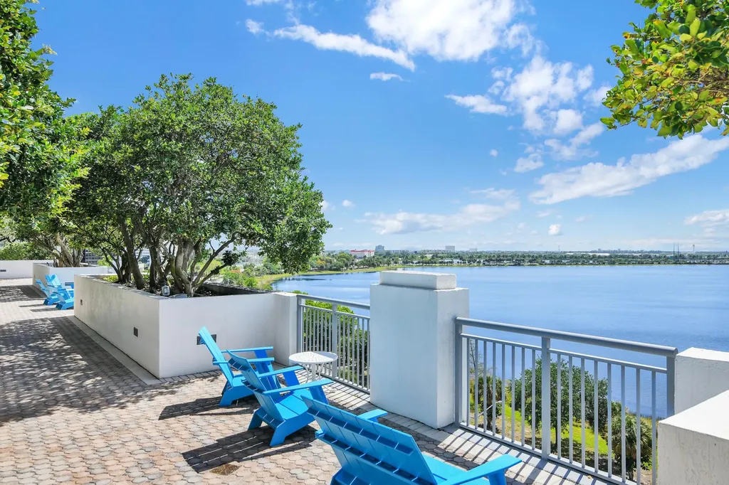 300 S Australian Avenue West Palm Beach FL 33401