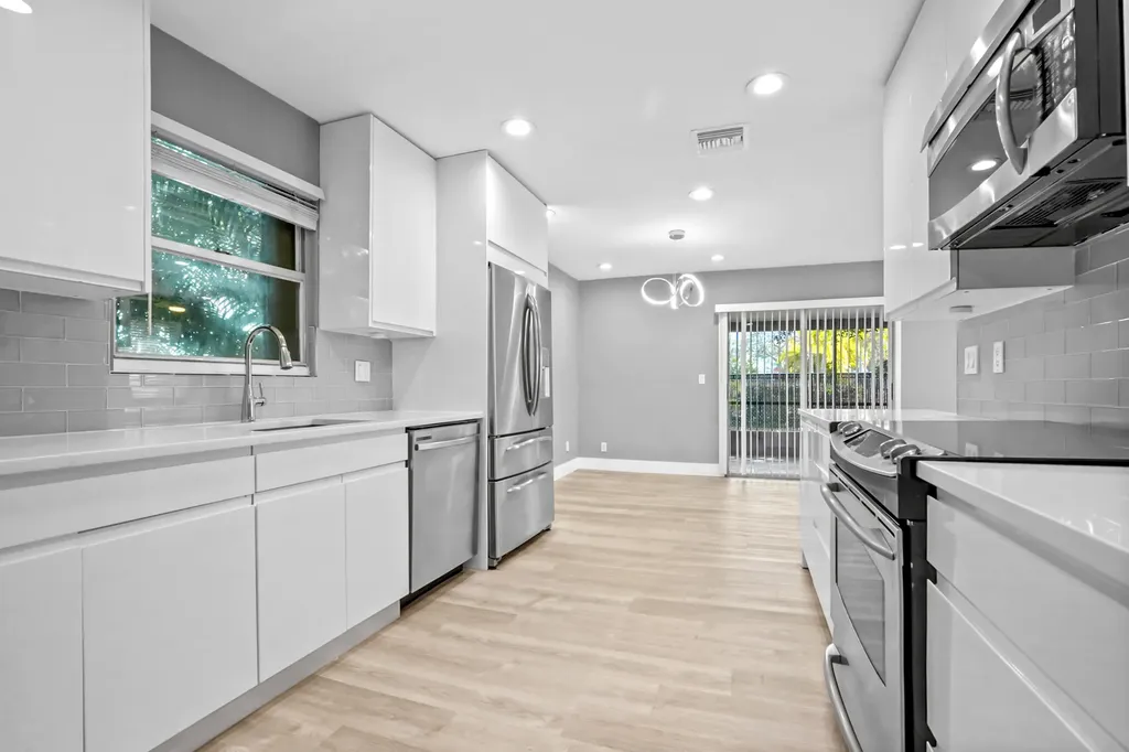 17376 Sentimental Journey Jupiter FL 33458