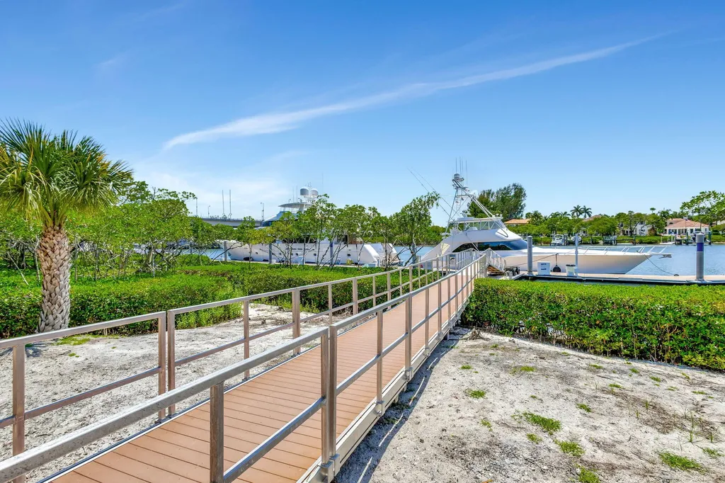 1605 S Us Highway 1 Jupiter FL 33477