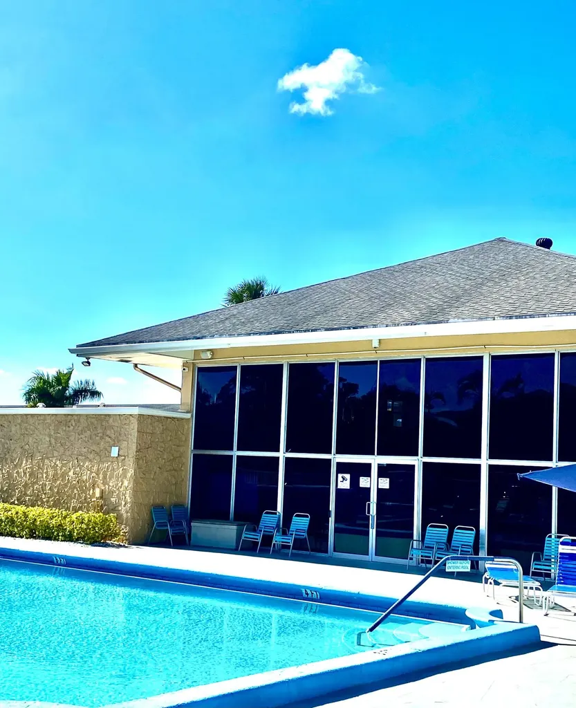 2121 NE 1st Court Boynton Beach FL 33435