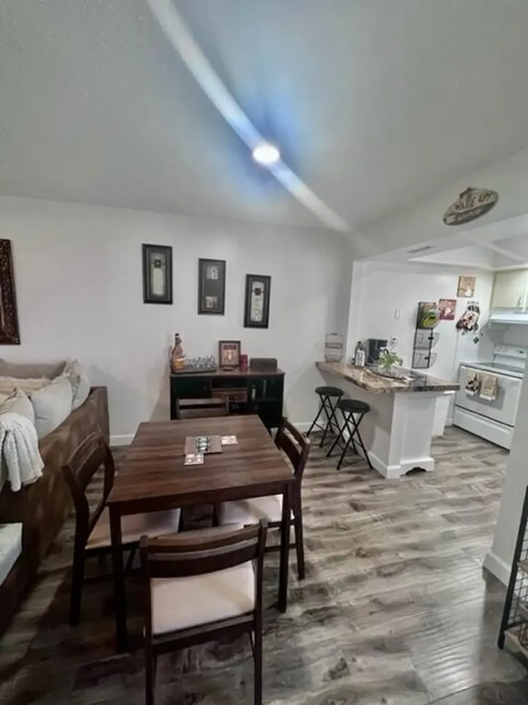 2546 Dudley Drive E West Palm Beach FL 33415