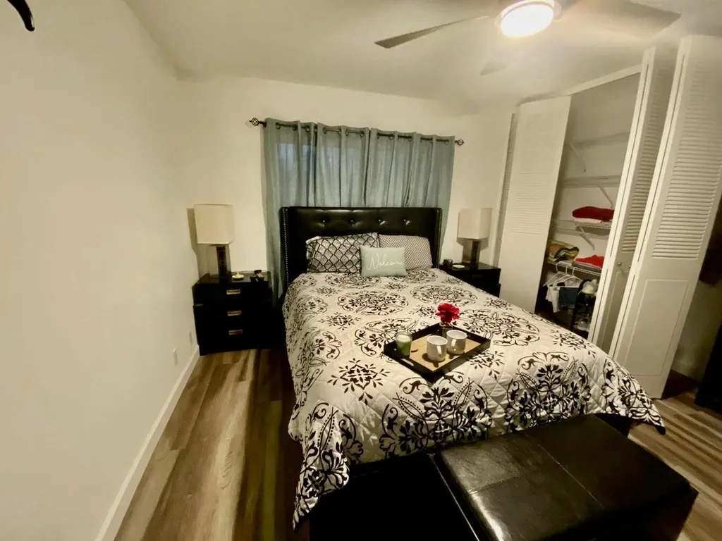 2546 Dudley Drive E West Palm Beach FL 33415