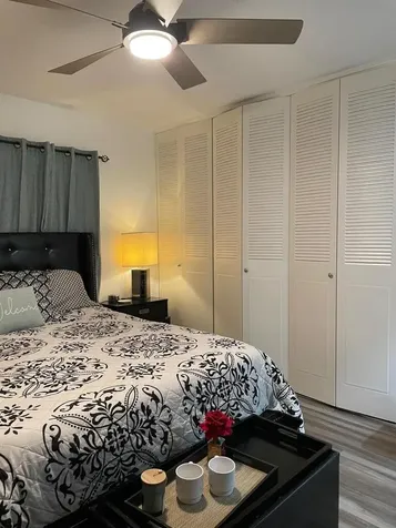 2546 Dudley Drive E West Palm Beach FL 33415
