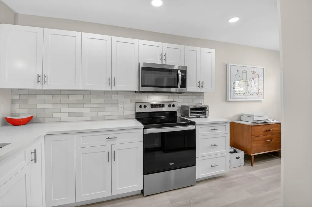 17 Stratford Drive Boynton Beach FL 33436