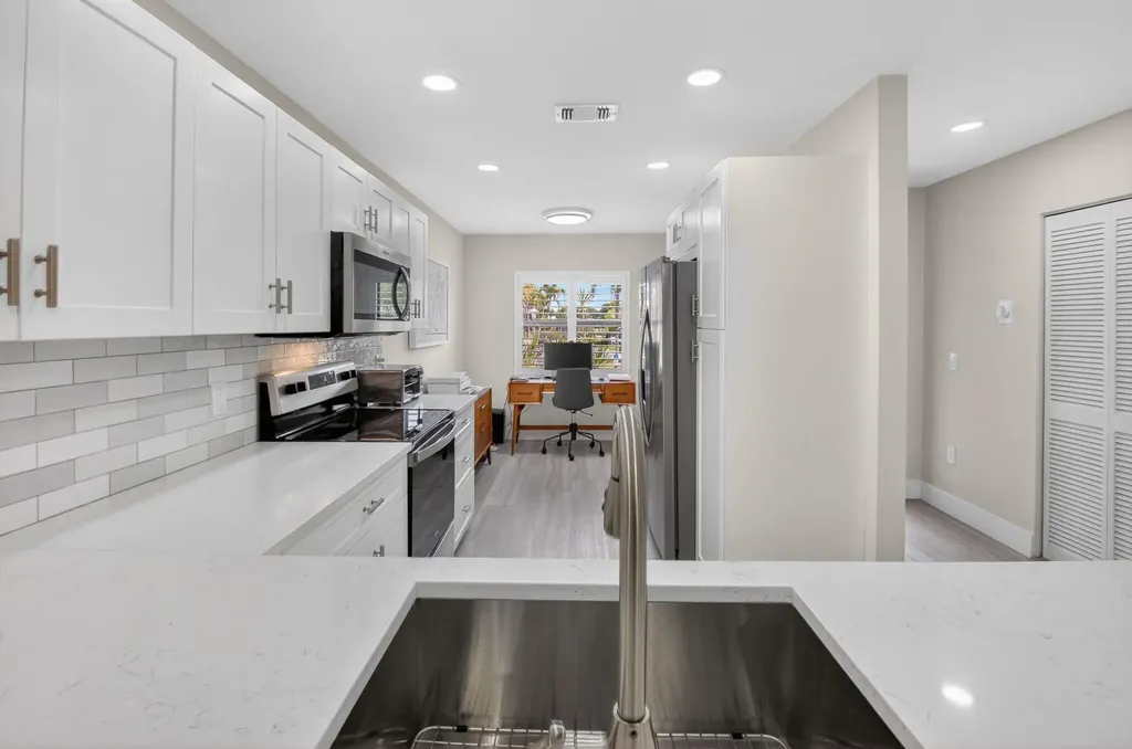 17 Stratford Drive Boynton Beach FL 33436