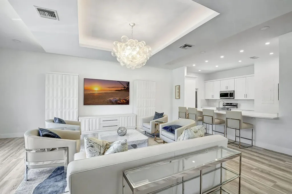 17 Stratford Drive Boynton Beach FL 33436