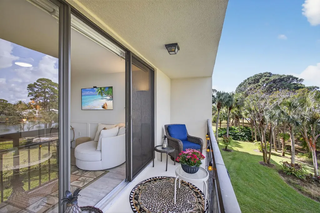 1901 Marina Isle Way Jupiter FL 33477