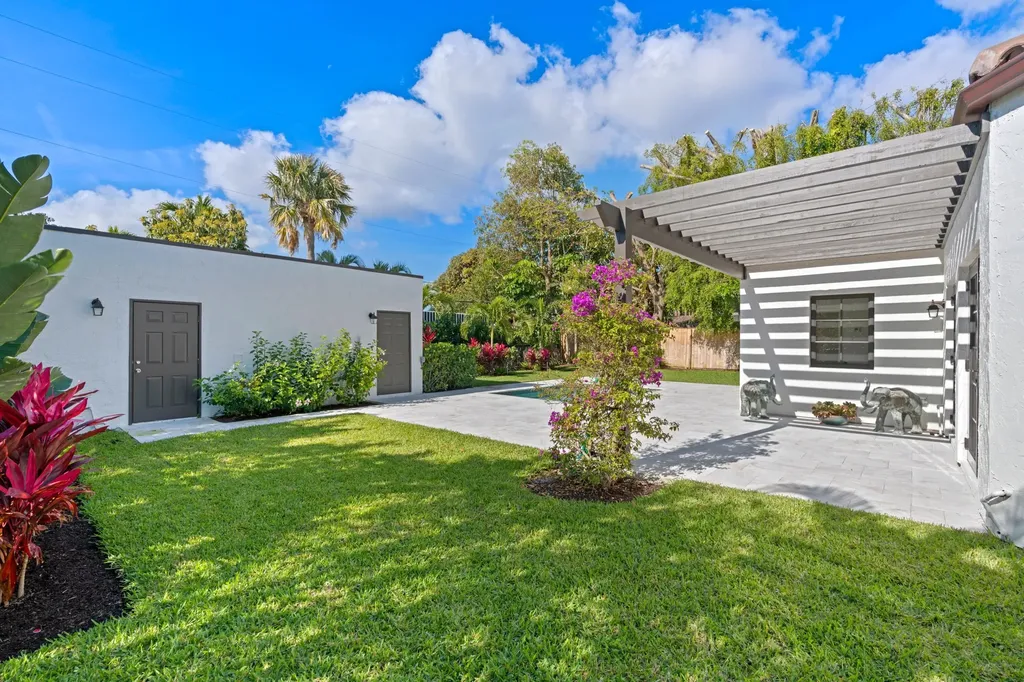 206 Greymon Drive West Palm Beach FL 33405
