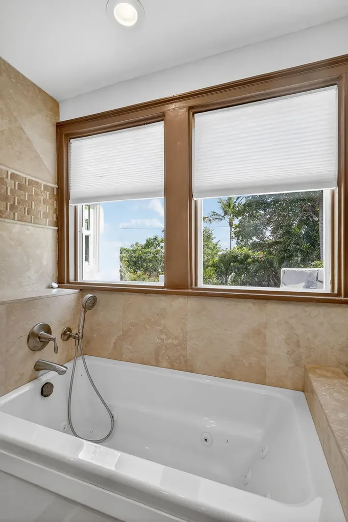516-520 34th Street West Palm Beach FL 33407