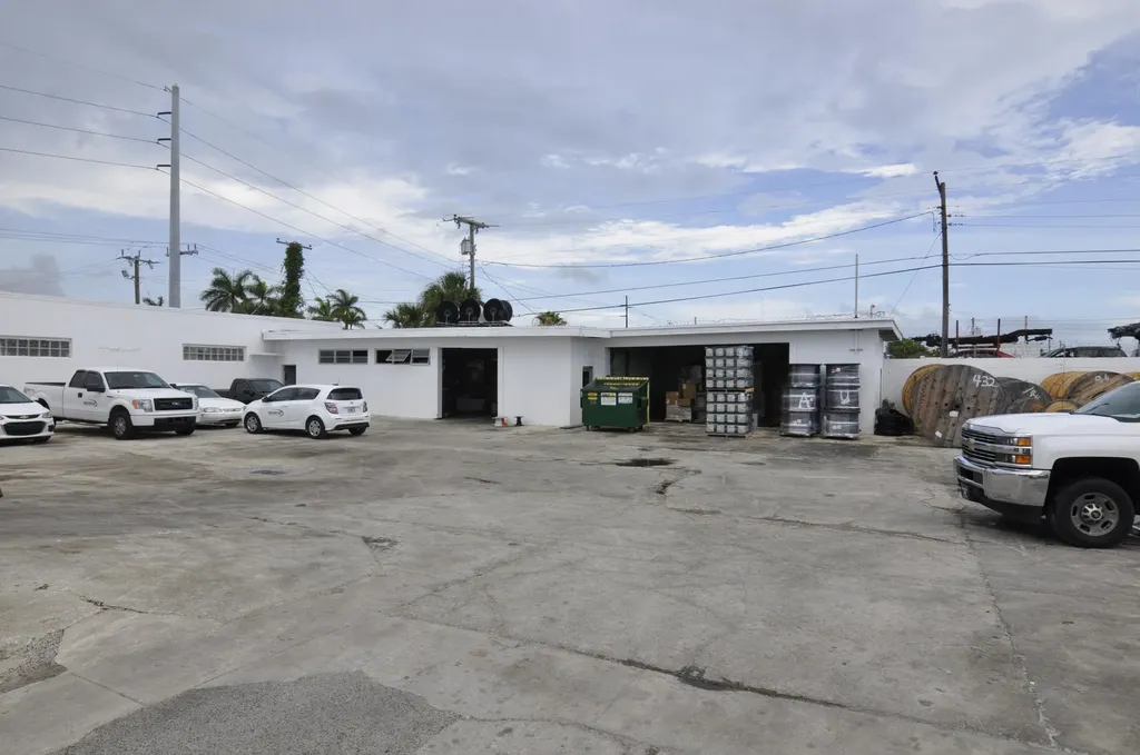 842 NW 7th Terrace NW Fort Lauderdale FL 33311