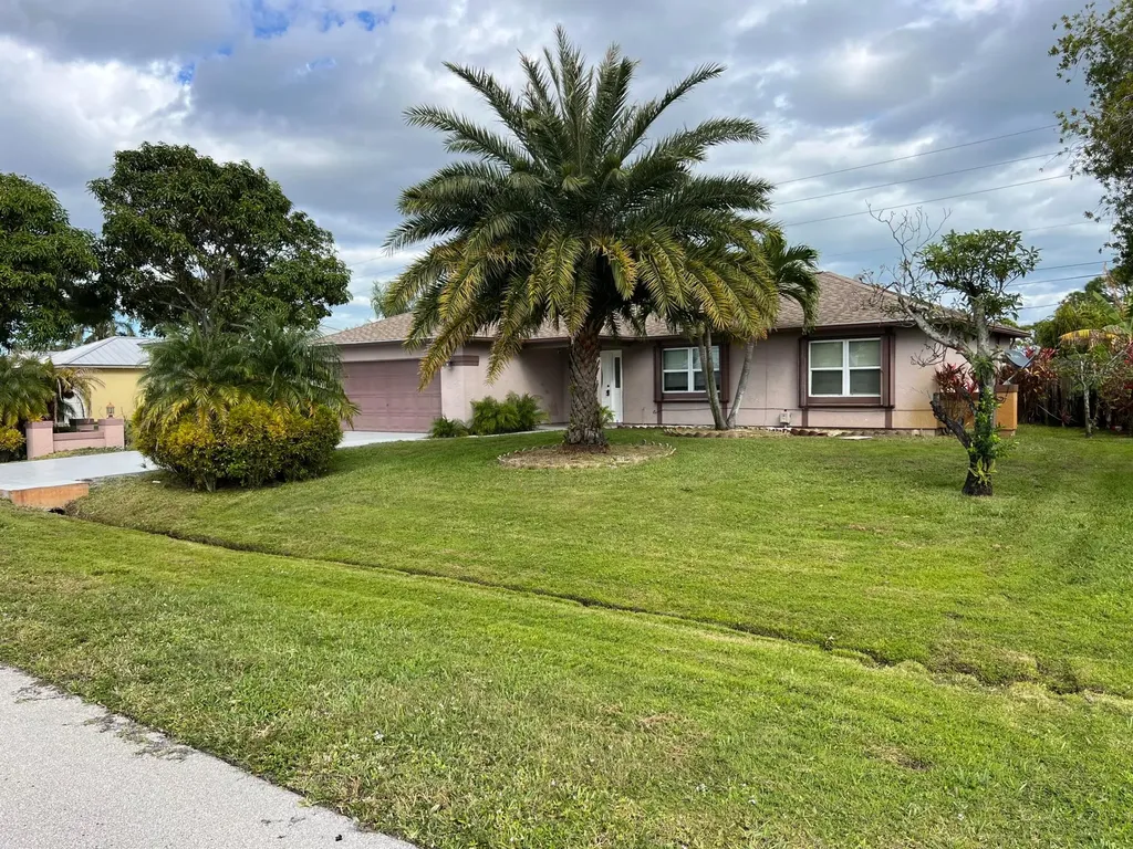 1561 SE Appamattox Terrace Port St Lucie FL 34952