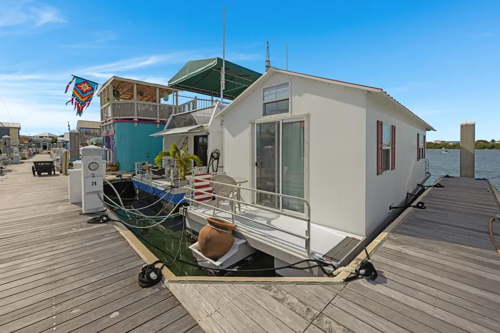 1801 N Roosevelt M-28 Boulevard Key West FL 33040