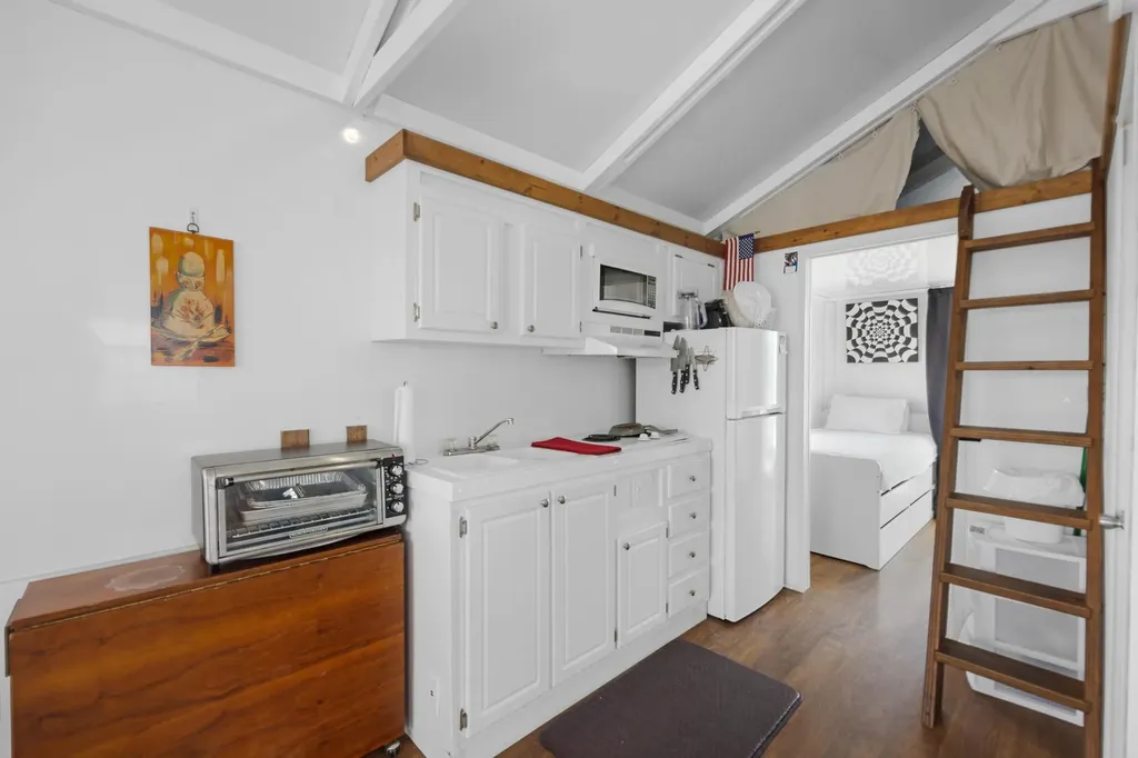 1801 N Roosevelt M-28 Boulevard Key West FL 33040
