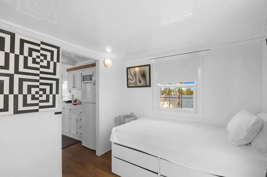 1801 N Roosevelt M-28 Boulevard Key West FL 33040