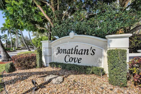 4827 Palmbrooke Circle W West Palm Beach FL 33417