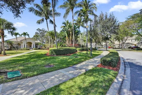 4827 Palmbrooke Circle W West Palm Beach FL 33417