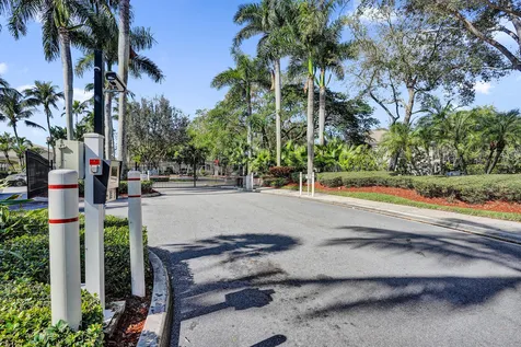 4827 Palmbrooke Circle W West Palm Beach FL 33417