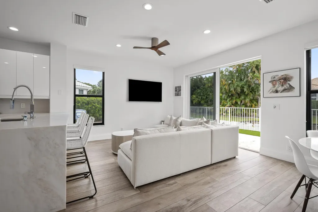 4070 NW 58th Lane Boca Raton FL 33496