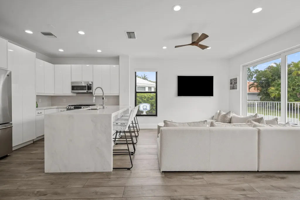 4070 NW 58th Lane Boca Raton FL 33496