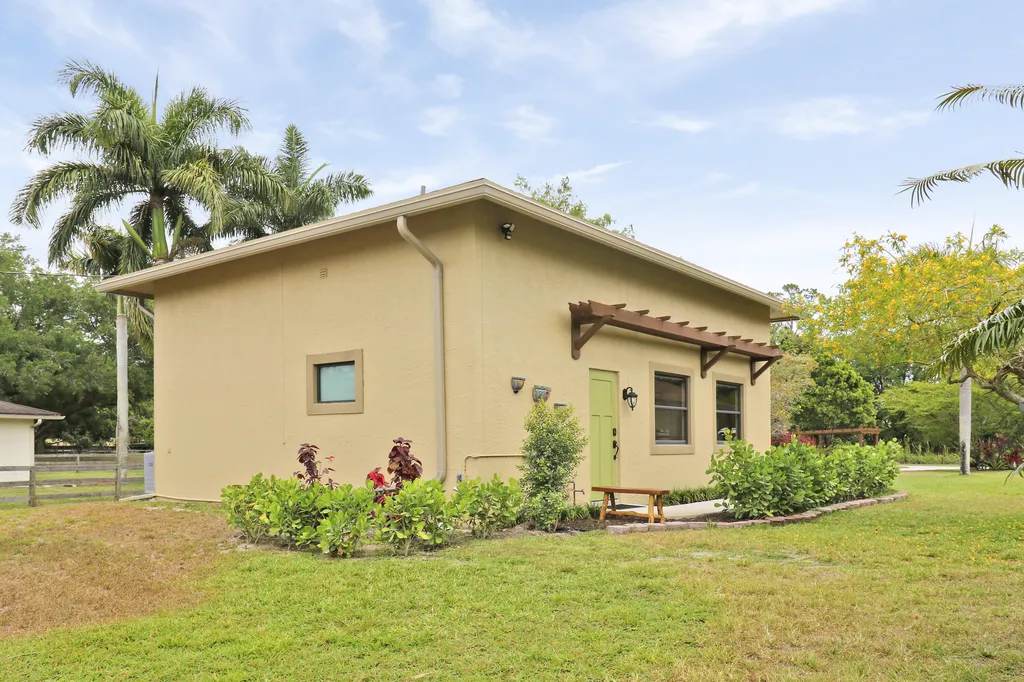 10735 Lantana Road Lake Worth FL 33449