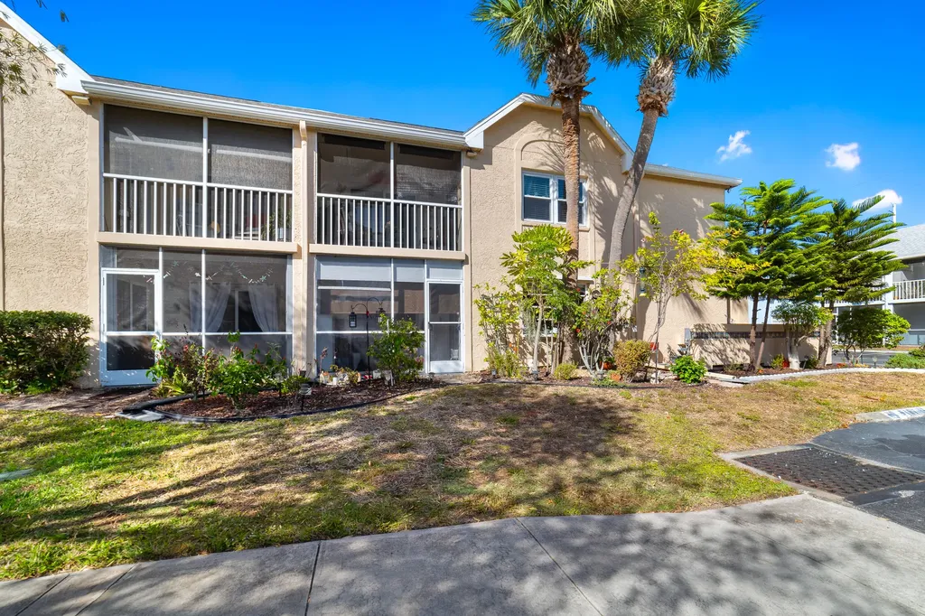 1627 SE Green Acres Circle Port St Lucie FL 34952