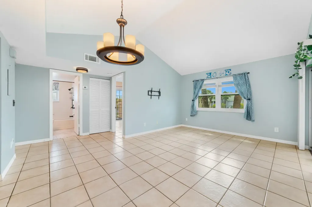 1627 SE Green Acres Circle Port St Lucie FL 34952